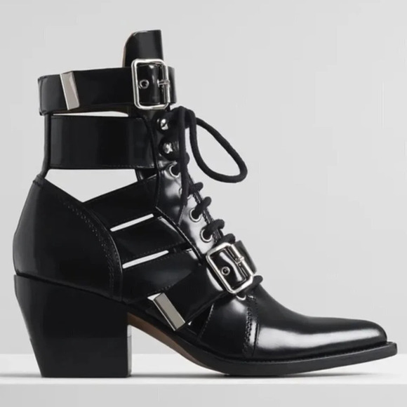 CHLOE Rylee Glossed Leather Ankle Boots Cut Out Black Size 37/7 - Picture 1 of 13